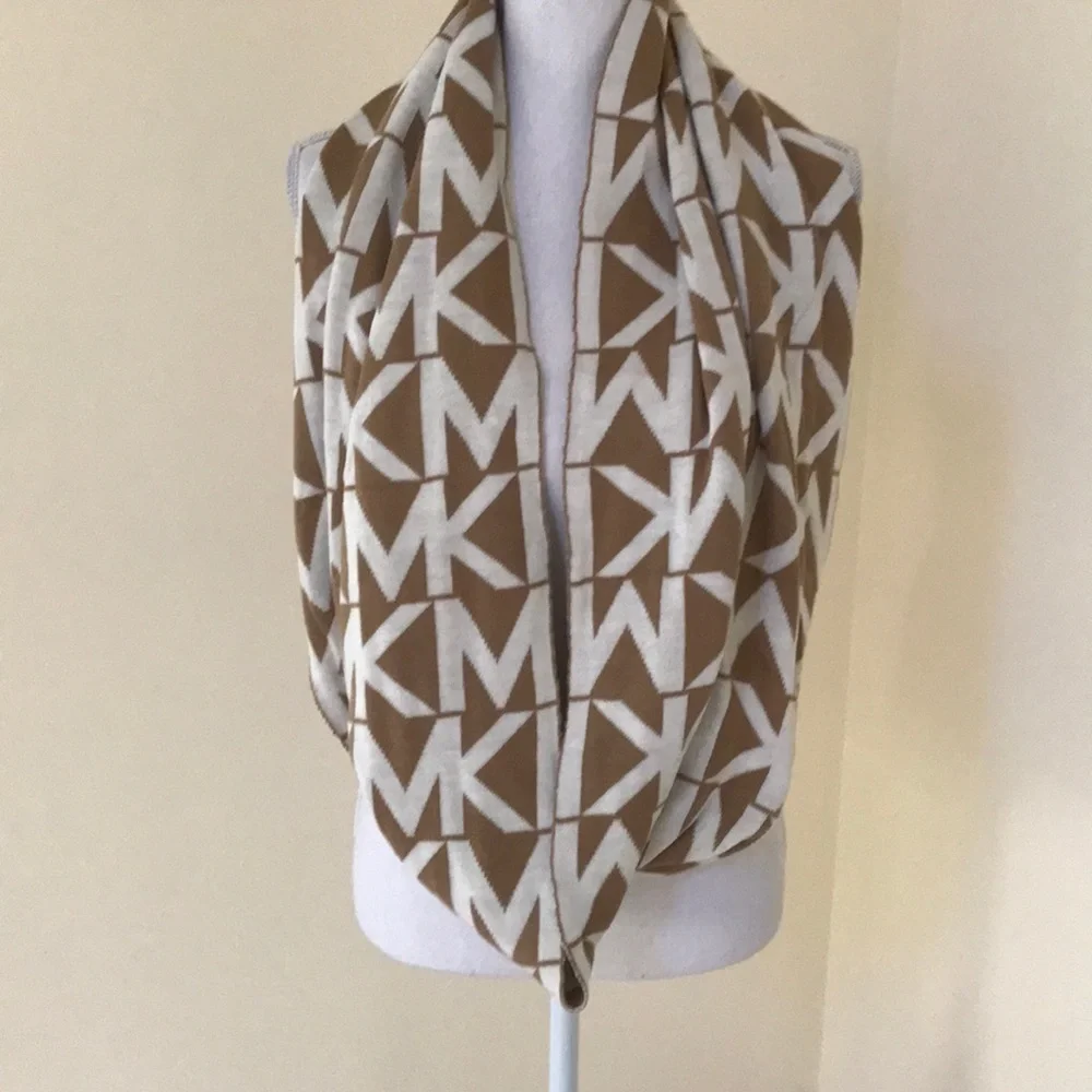 NWT! MICHAEL Michael Kors O/S infinity scarf